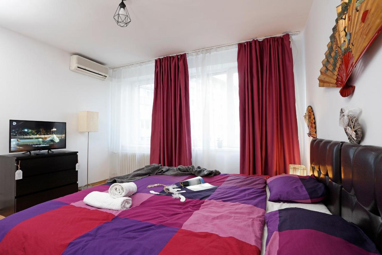 Central Apartment Very Close To Old City Bukarest Eksteriør billede
